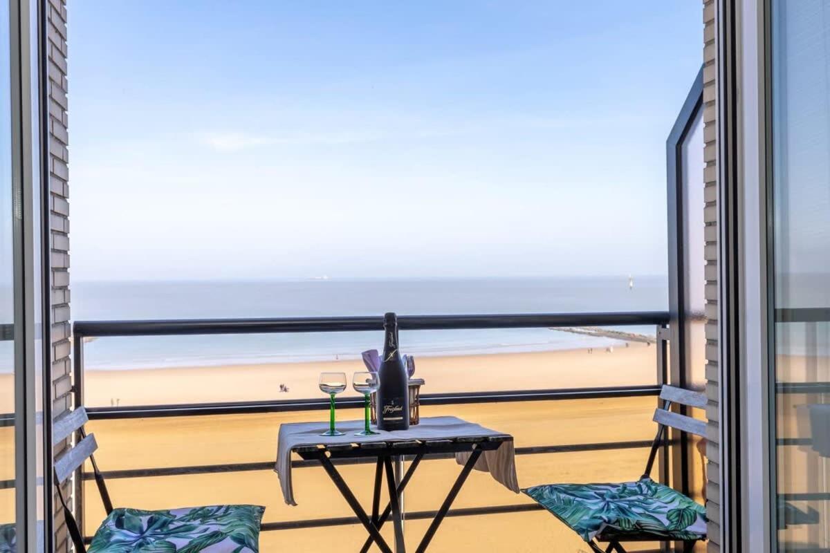 Huswell - Beautiful Spacious Studio With Frontal Sea View Кноке-Хайст Екстериор снимка